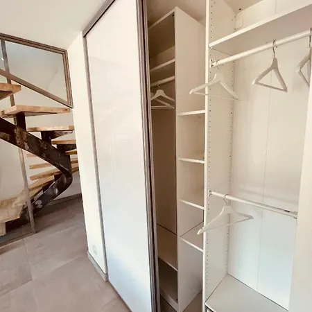 Dom wakacyjny Magnifique Duplex Contemporain Climatise Jacuzzi Ref Duplex Vill'attilio